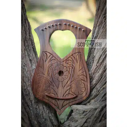 Heaet-design-lyre-harp