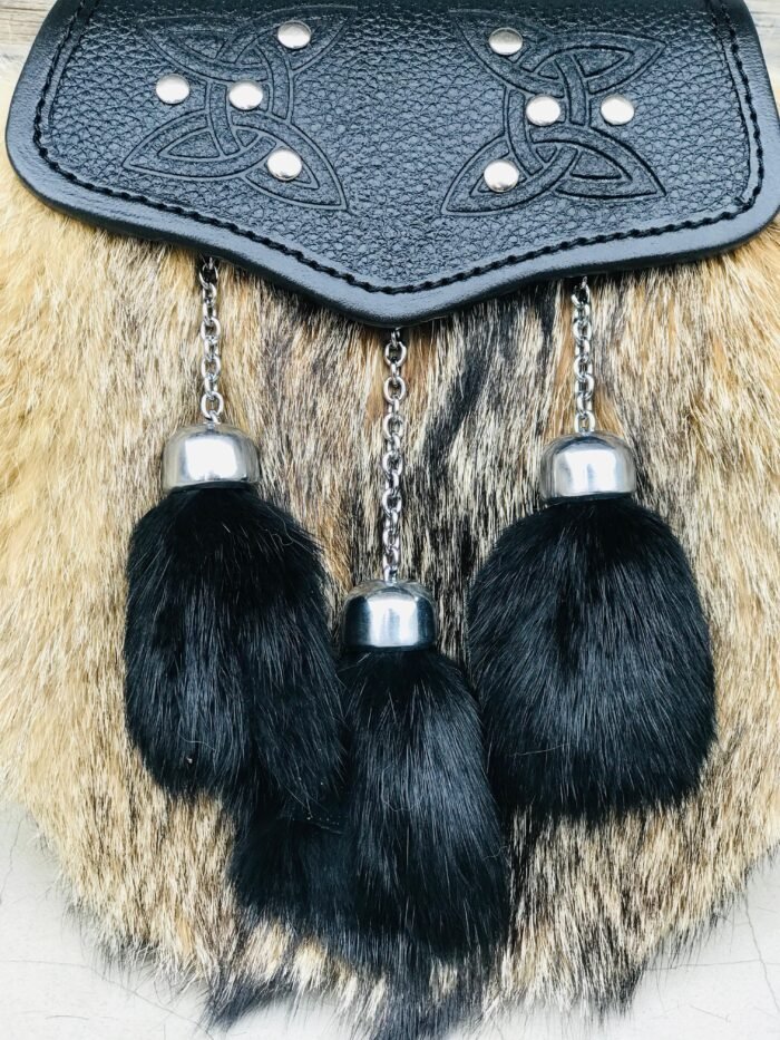 Rabbit Fur Sporran With Black Tessals Tessals